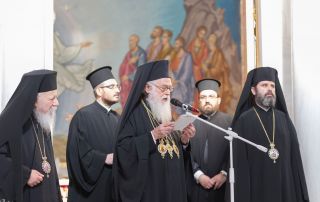 Fjala e Mirëseardhjes e Kryepiskopit Anastas në Dhoksologji, Drejtuar Fortlumturisë së Tij të Shenjtë, Patriarkut Kirill