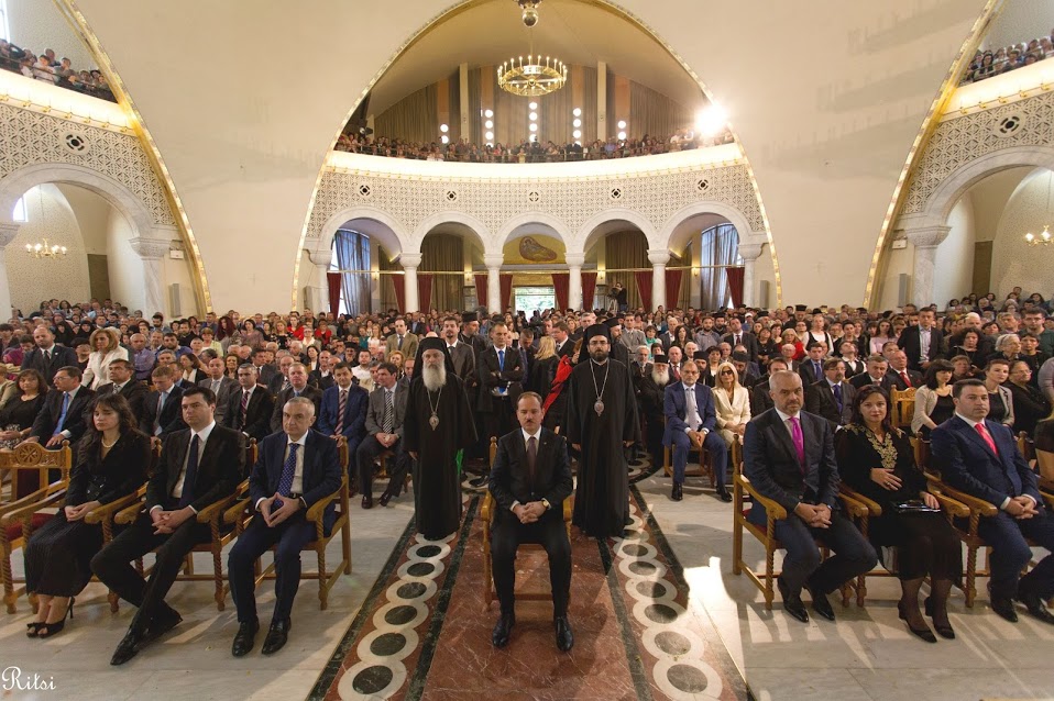 Reagime të forcave dhe personaliteteve të politikës për sulmet ndaj Kishës