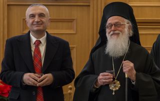 Urime me rastin e Krishtlindjes