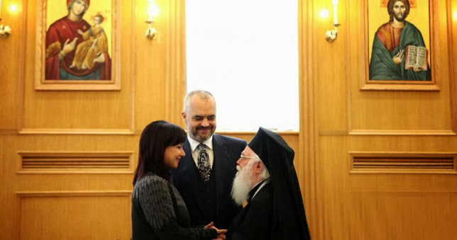 Ευχές πολλές και θερμές  – Ο Μακαριώτατος Αρχιεπίσκοπος κ. Αναστάσιος δέχθηκε επισκέψεις στο μέγαρο της Ιεράς Συνόδου – Δεκεμβρίου 2013.