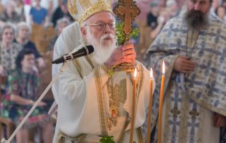 U kremtua me madhështi Lartësimi i Kryqit