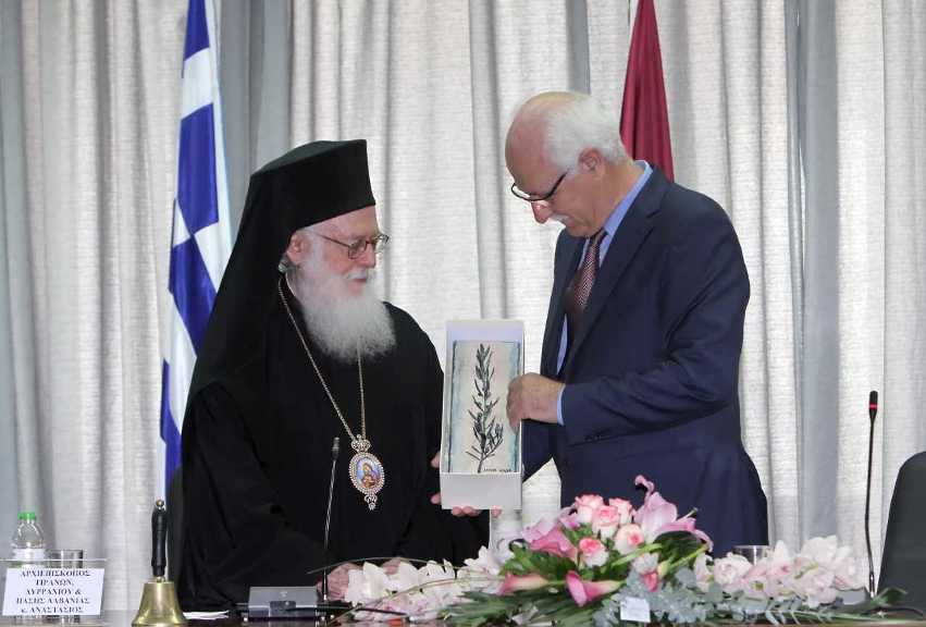 “Të tjerët ngrenë mure, ne u besojmë urave”