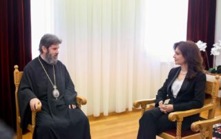 Kryepeshkopi i Tiranës, Durrësit dhe gjithë Shqipërisë, Imzot Joani, mirëpret Kryetaren e Kuvendit në Katedralen “Ngjallja e Krishtit” në Tiranë, 02.07.2025