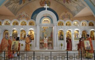 E Enjtja e Madhe: Mëngjesorja dhe Mbrëmësorja e ndërthurur me Liturgjinë Hyjnore të Shën Vasilit të Madh, e drejtuar nga Fortlumturia e Tij, Joani, Kryepiskop i Tiranës, Durrësit dhe i Gjithë Shqipërisë. Katedralja “Ngjallja e Krishtit”, Tiranë 9 prill 2026