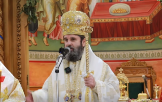 Fjala e Kryepiskopit Joan mbajtur në katedralen e Shën Gjergjit në Fier me rastin e 10-vjetorit të Fronëzimit të imzot Nikollës si Mitropolit i Apollonisë dhe Fierit. 16.04.2026 (Tekst & Video)