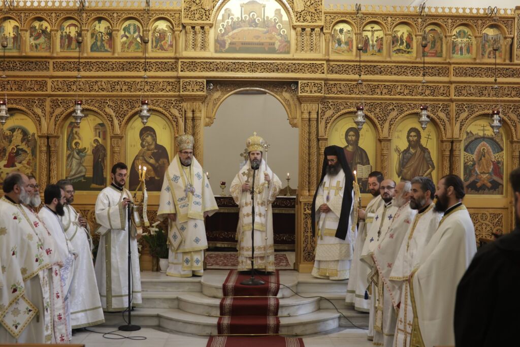 Sot, më 8 maj 2026, në të kremten e Shën Joan Theologut, Apostull dhe Ungjillor, Fortlumturia e Tij, Joani, drejtoi Liturgjinë Hyjnore në Kishën e Ungjillëzimit në Tiranë. Më Kryepiskopin bashkëmeshuan Mitropoliti i Elbasanit, Hirësi Andoni, Episkopi i Amantias, Hirësi Ignati edhe klerikë të Kryepiskopatës së Tiranës.