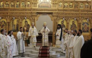Sot, më 8 maj 2026, në të kremten e Shën Joan Theologut, Apostull dhe Ungjillor, Fortlumturia e Tij, Joani, drejtoi Liturgjinë Hyjnore në Kishën e Ungjillëzimit në Tiranë. Më Kryepiskopin bashkëmeshuan Mitropoliti i Elbasanit, Hirësi Andoni, Episkopi i Amantias, Hirësi Ignati edhe klerikë të Kryepiskopatës së Tiranës.