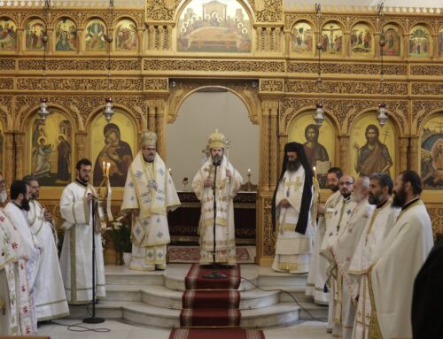 Sot, më 8 maj 2026, në të kremten e Shën Joan Theologut, Apostull dhe Ungjillor, Fortlumturia e Tij, Joani, drejtoi Liturgjinë Hyjnore në Kishën e Ungjillëzimit në Tiranë. Më Kryepiskopin bashkëmeshuan Mitropoliti i Elbasanit, Hirësi Andoni, Episkopi i Amantias, Hirësi Ignati edhe klerikë të Kryepiskopatës së Tiranës.