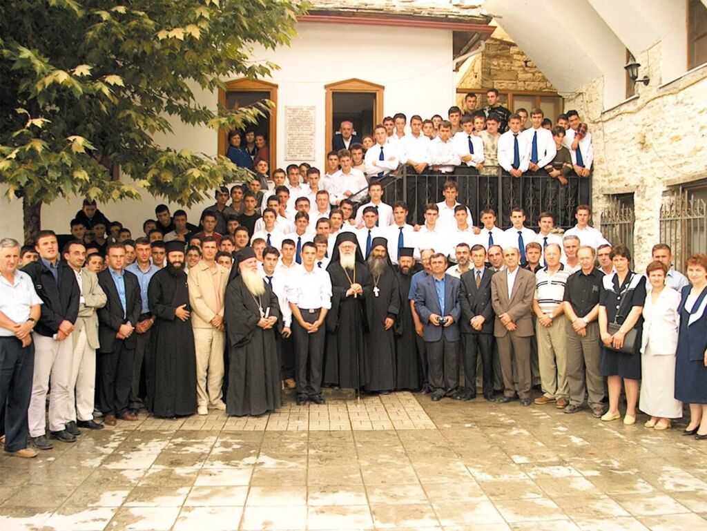 SHKOLLA “KRYQI I NDERUAR” NË GJIROKASTËR – SQARIM ZYRTAR