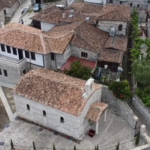 Mitropolia e Berati – U krye Shërbesa e Hapjes së Dyerve të kishës së Shën Sofisë