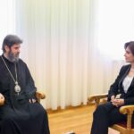 Kryepeshkopi i Tiranës, Durrësit dhe gjithë Shqipërisë, Imzot Joani, mirëpret Kryetaren e Kuvendit në Katedralen “Ngjallja e Krishtit” në Tiranë, 02.07.2025