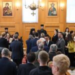 Kryepiskopi Joan priti urimet e Pashkës