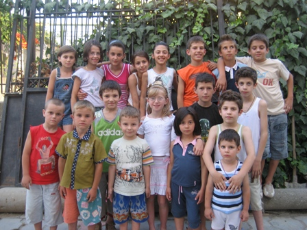 Kampet verore ditore në 27 enori të Kishës sonë