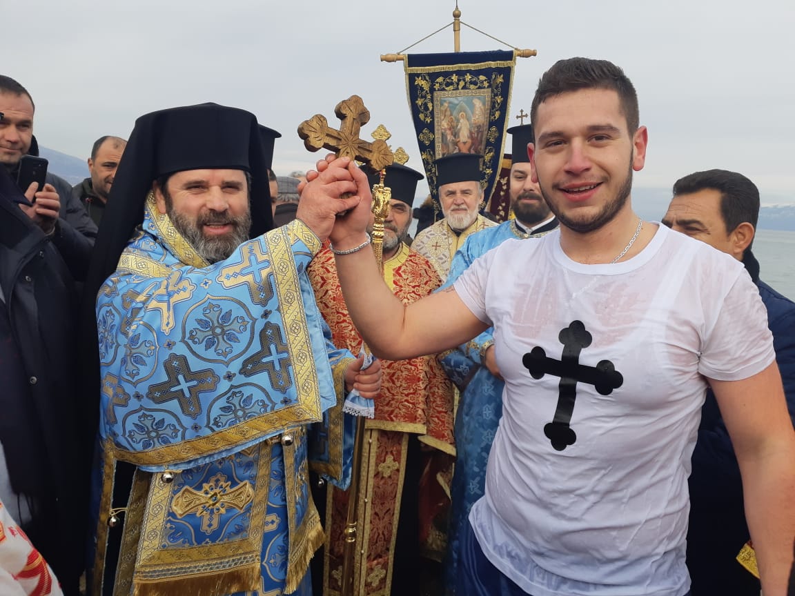 Tiranë, Festimi i Theofanisë - Ujit të bekuar në Katedralen e re “ Ngjallja e Krishtit”. (6 Janar 2013)