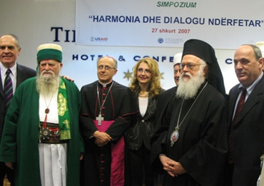 Simpoziumi “Harmonia dhe dialogu ndërfetar” në Shqipëri