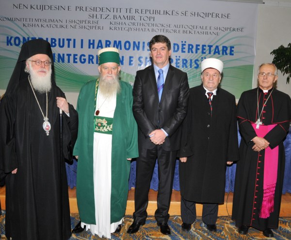 Fjalimi i Kryepiskopit Anastas në Simpoziumin “Kontributi i harmonisë ndërfetare në integrimin evropian të Shqipërisë”