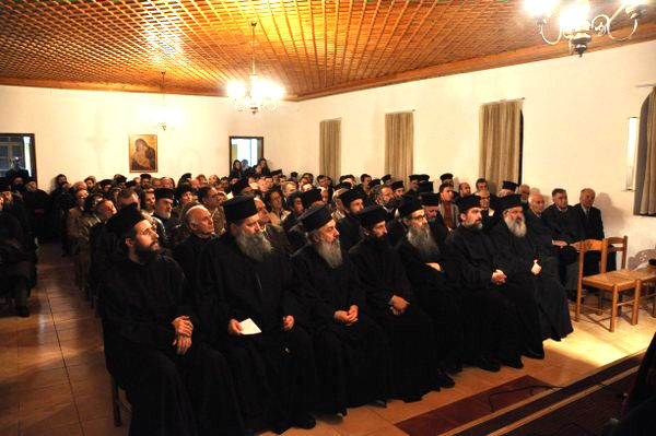 U zhvillua Asambleja Kleriko-Laike