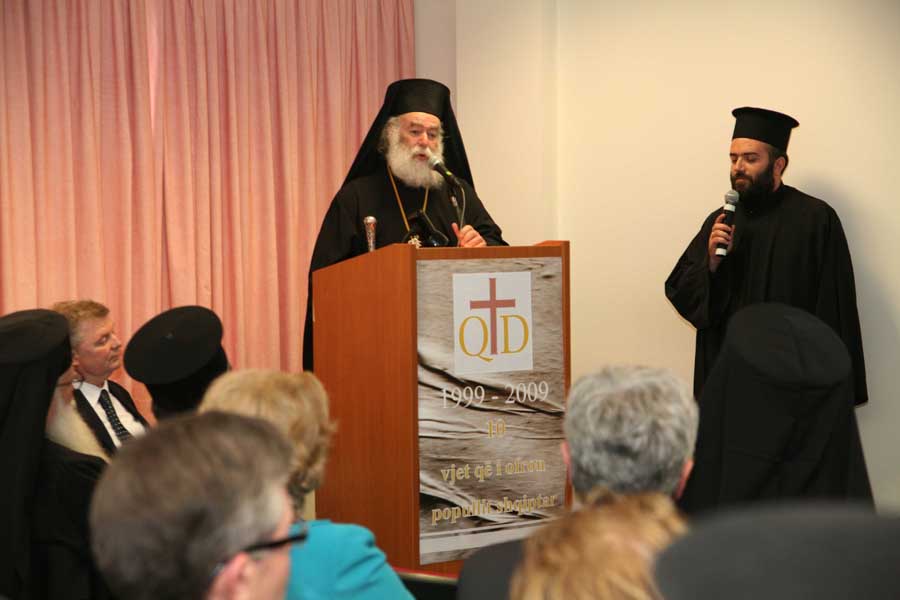 Papa dhe Patriarku i Aleksandrisë dhe gjithë Afrikës, Theodhori II viziton Klinikën Orthodhokse “Ungjillëzimi” dhe pritet me madhështi në qytetin e Korçës