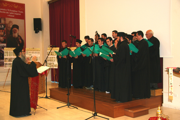 Festohet në Vlorë Theofania (Uji i bekuar)