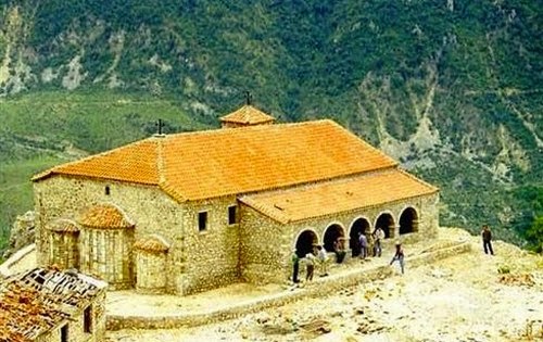 Vepra ndërtuese në Tepelenë